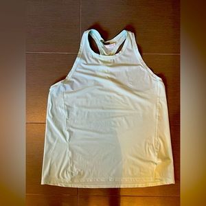 Athleta Ultimate Scoop Tank